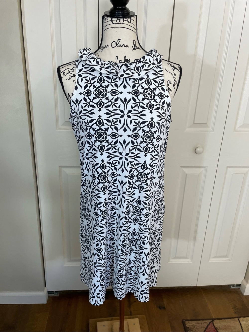 Banana Boat Black And White Dress With High Neck Ruffle Sleeveless UPF 50+ NWTS